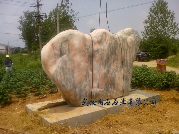 gc302产品名称:孝感景观石产品类别:工程案例 - 石雕