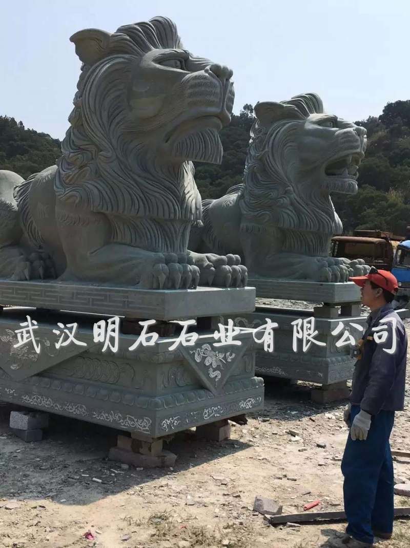 武汉青石石狮子